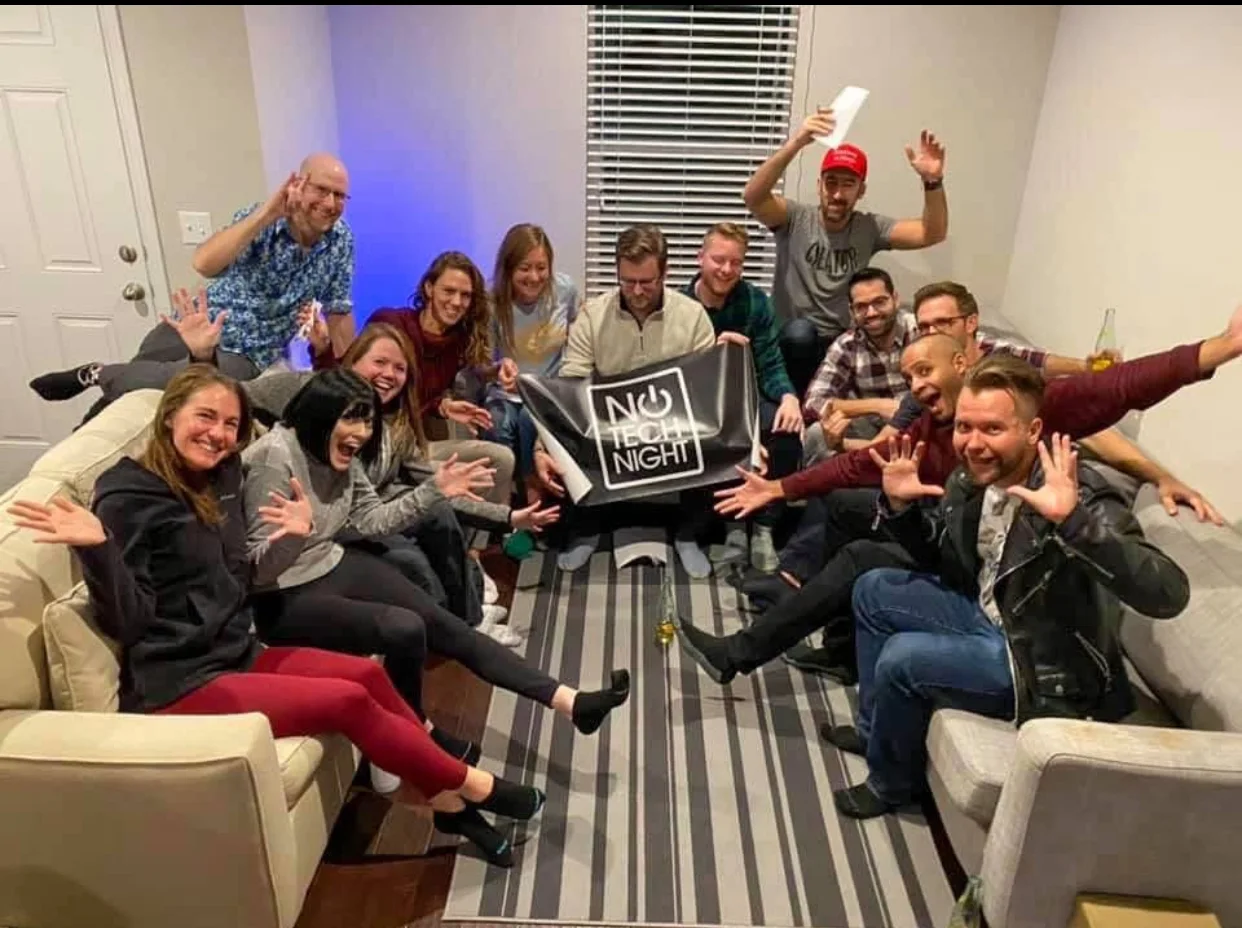 Cauveé with a workshop community gathered in a lounge